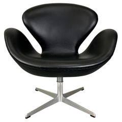 Leather Swivel Tilt Swan Chair by Arne Jacobsen for Fritz Hansen