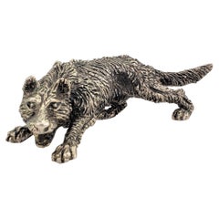 Escultura o Figurilla Antigua Art Deco Fundida en Plata Continental de Lobo Agazapado