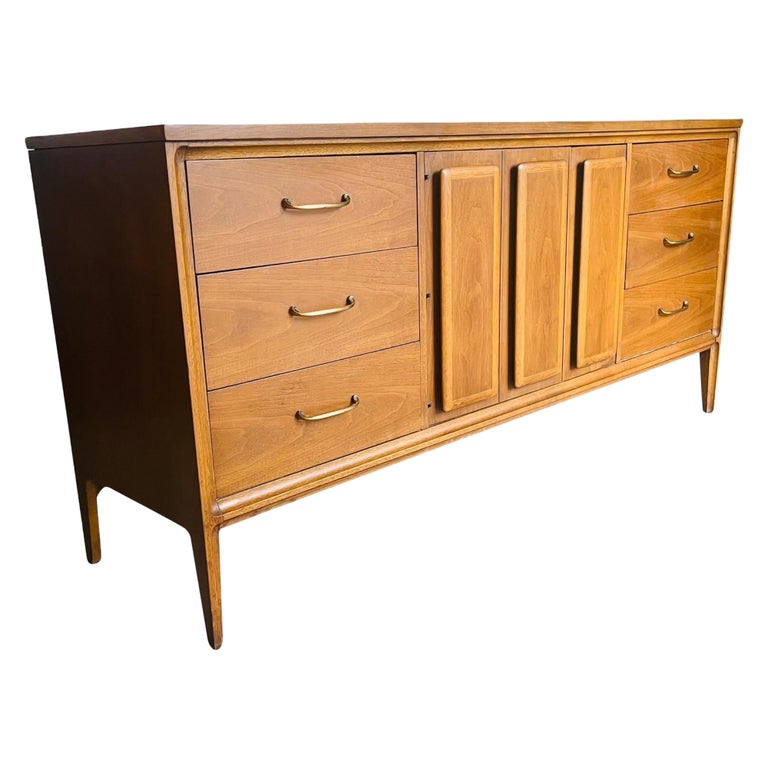 Broyhill 3 Drawer Dresser, Broyhill Dresser How To Remove Drawers From Wall