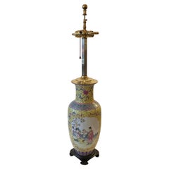 Chinese Porcelain Hand Painted Porcelain Lamp