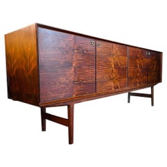 Modernes Palisander-Sideboard aus der Jahrhundertmitte von Fredrik Kayser für Viken Mobelfabrik