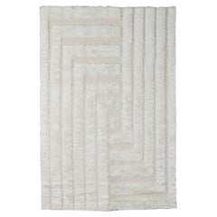 Handwoven Shaggy Labyrinth Wool Rug White Large