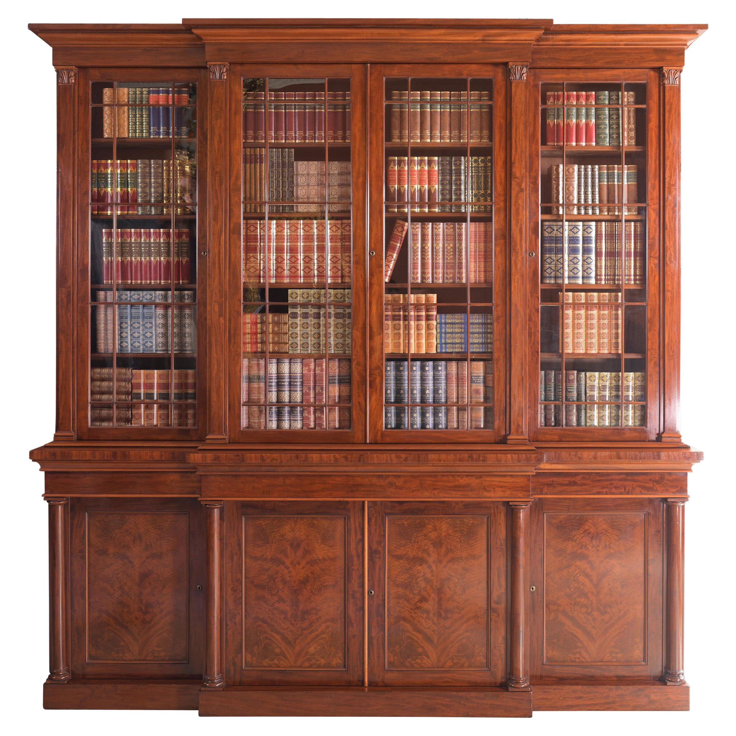 Englisches Regency-Bücherregal mit Breakfront aus dem 19. Jahrhundert, Gillows Lancaster zugeschrieben
