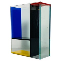 Italienische Transparente und farbige Plexiglasvase von PO, Moderne der Mitte des Jahrhunderts, 1980er Jahre
