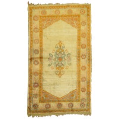 Lebendiger Oushak-Teppich aus Angora-Wolle aus dem frühen 20. Jahrhundert