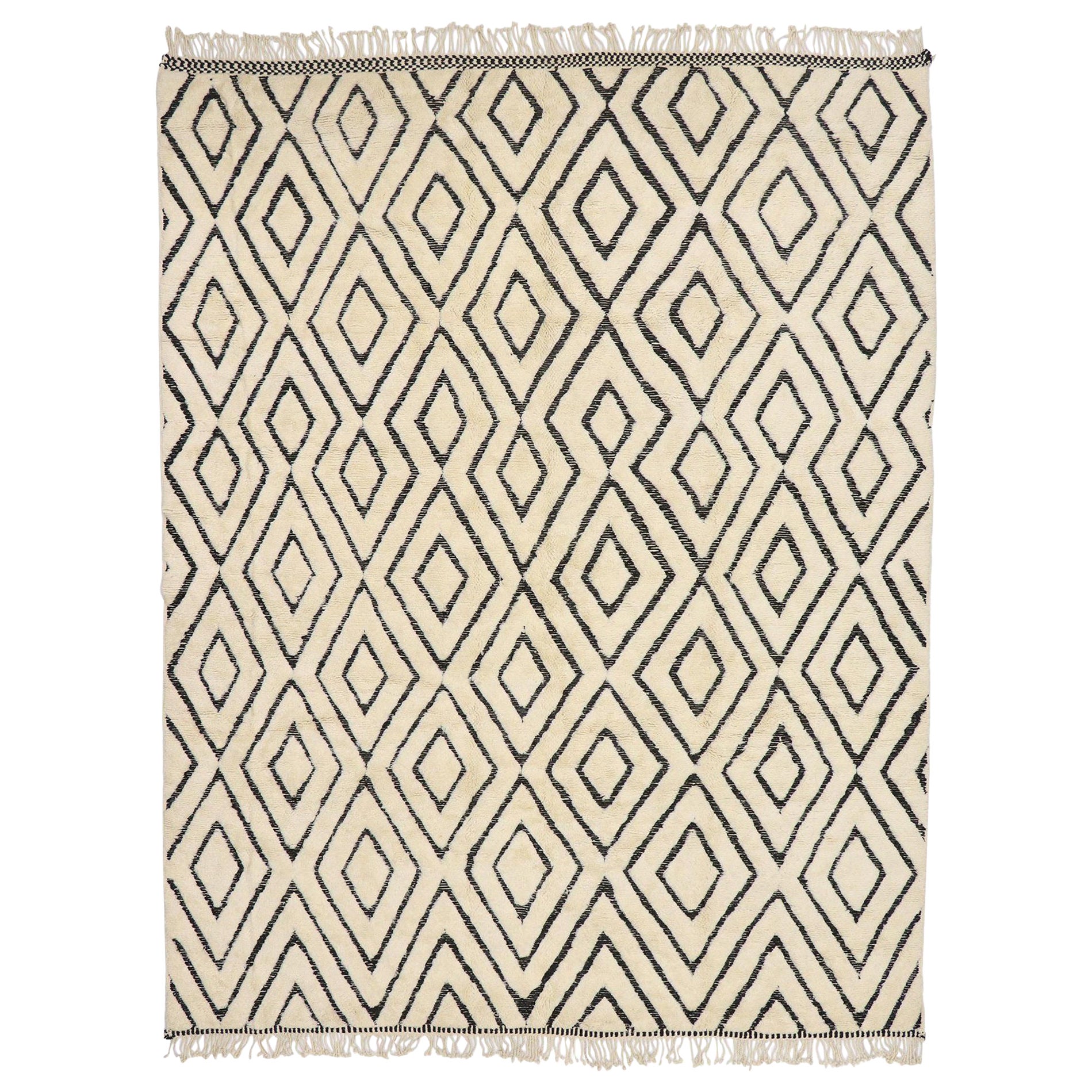 New Organic Modern Beni Mrirt Moroccan Rug with Minimalist Style