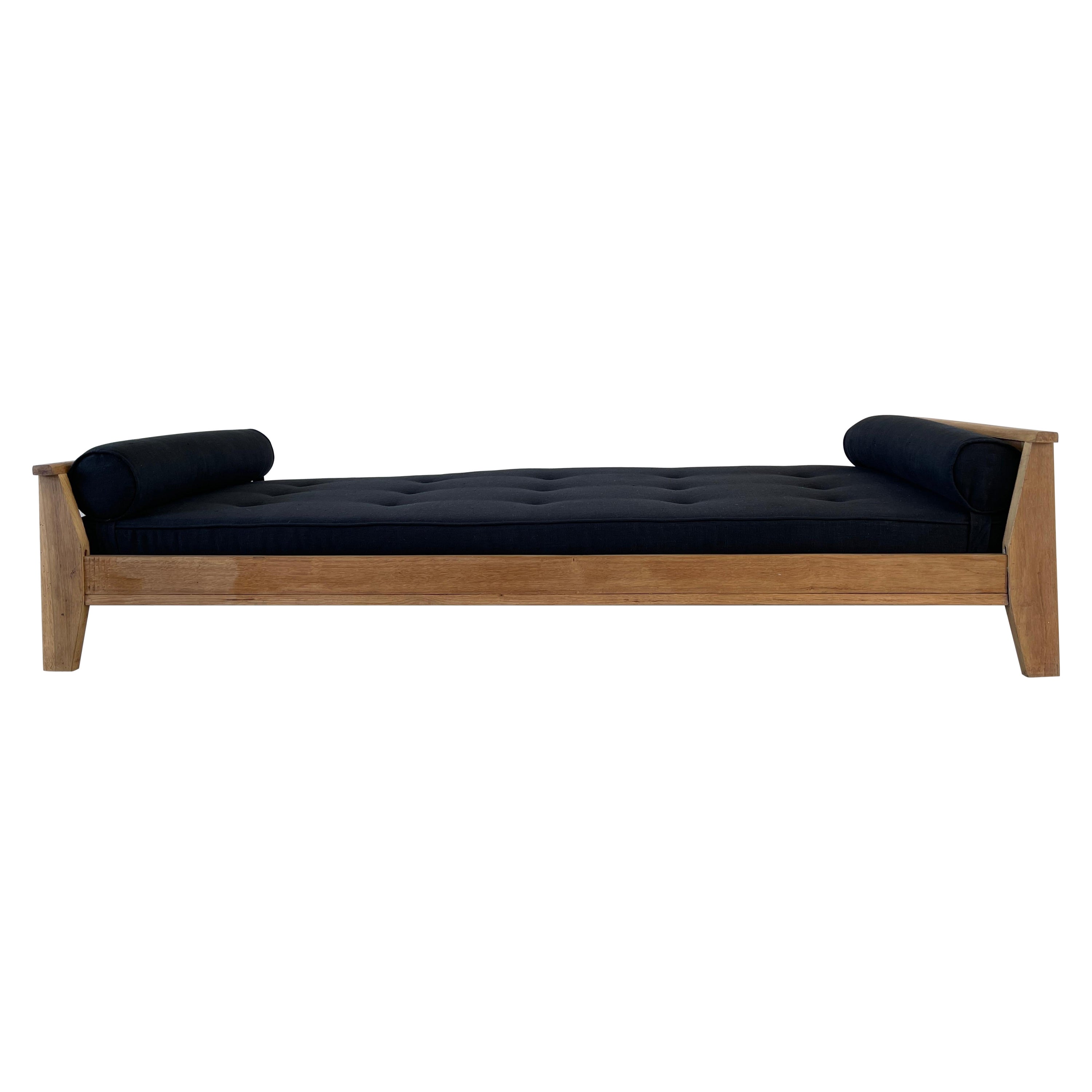 Rene Gabriel Daybed