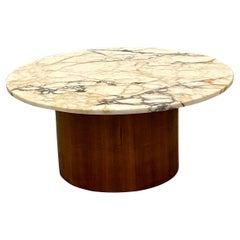 Table basse ronde italienne élégante:: moderne du milieu du siècle:: en teck & dessus en marbre