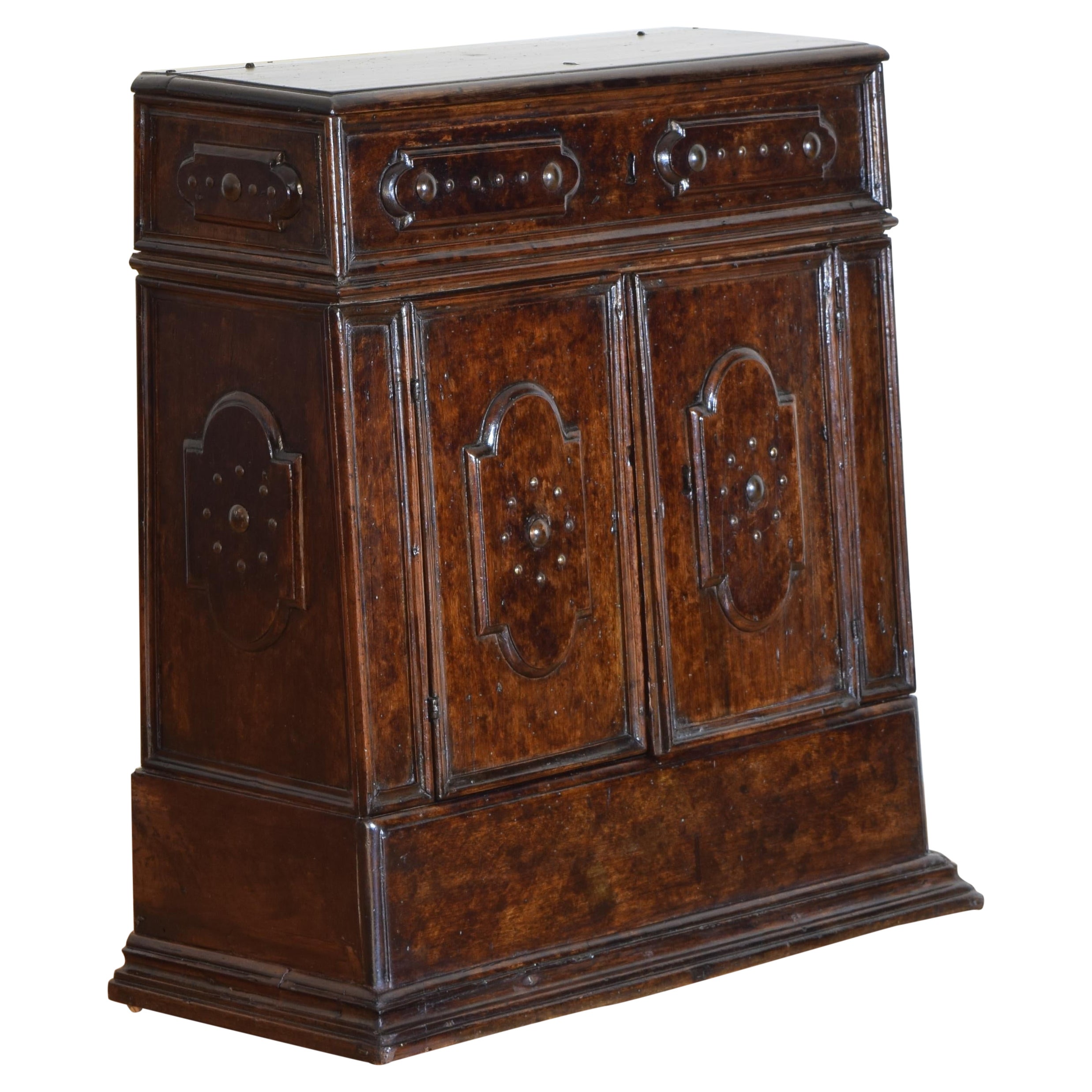 Italian Baroque Walnut Piccola Credenza with Brass Nailheads, Mid 17th Cen