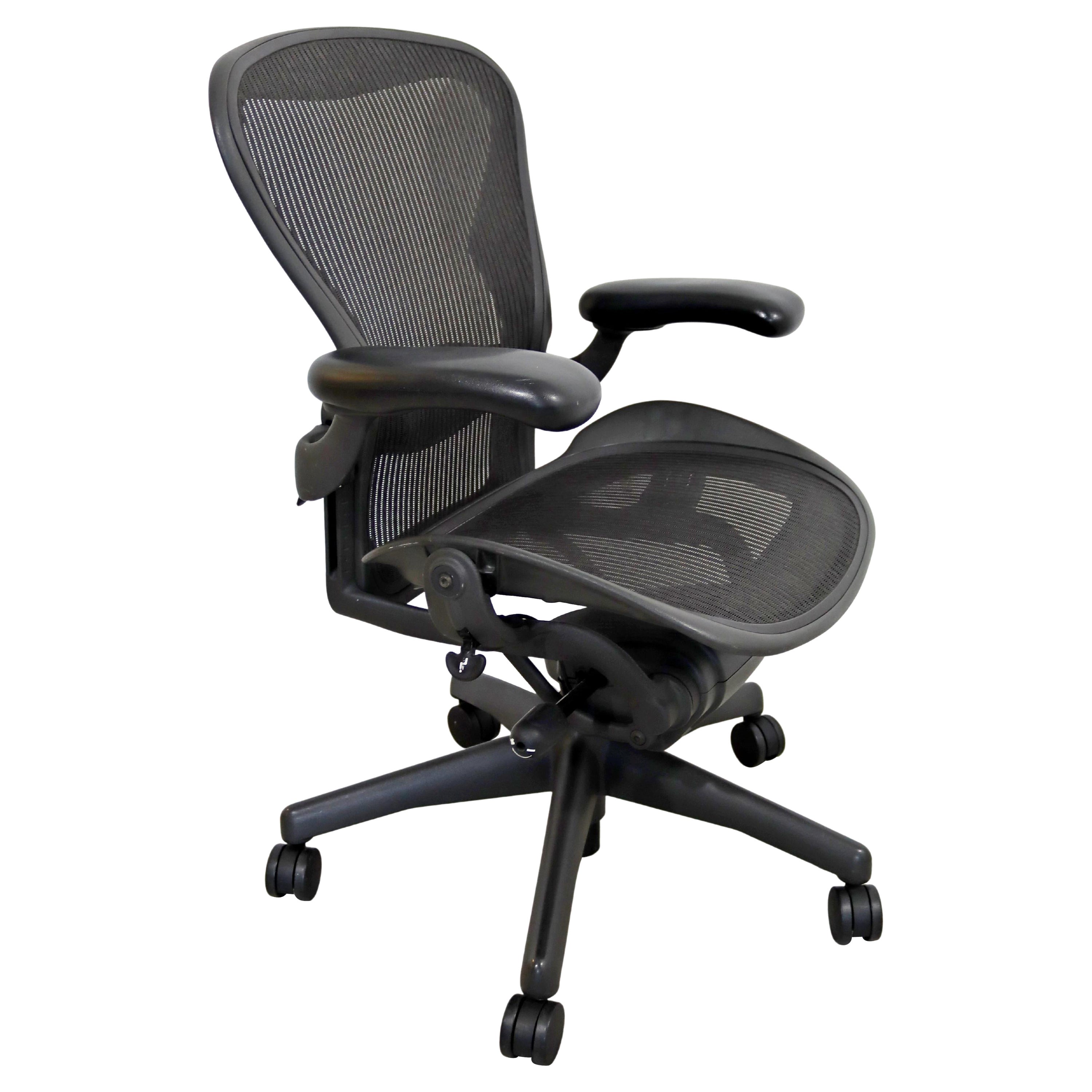 Contemporary Herman Miller Aeron Rolling Swivel Adjustable Office Chair 1990s