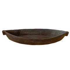 Retro Hand-Carved Wooden Tray from the Mentawai Tribe of Indonesia, Mid-20th Century 