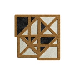 Tapis carré contemporain à motif géométrique en laine noir, camel et beige