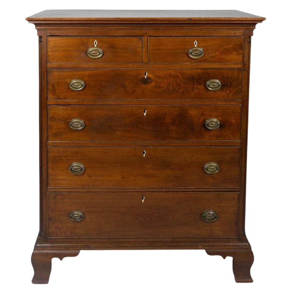 Mid-18th Century Chippendale Mahogany Chest of Drawers with Six Drawers For Sale