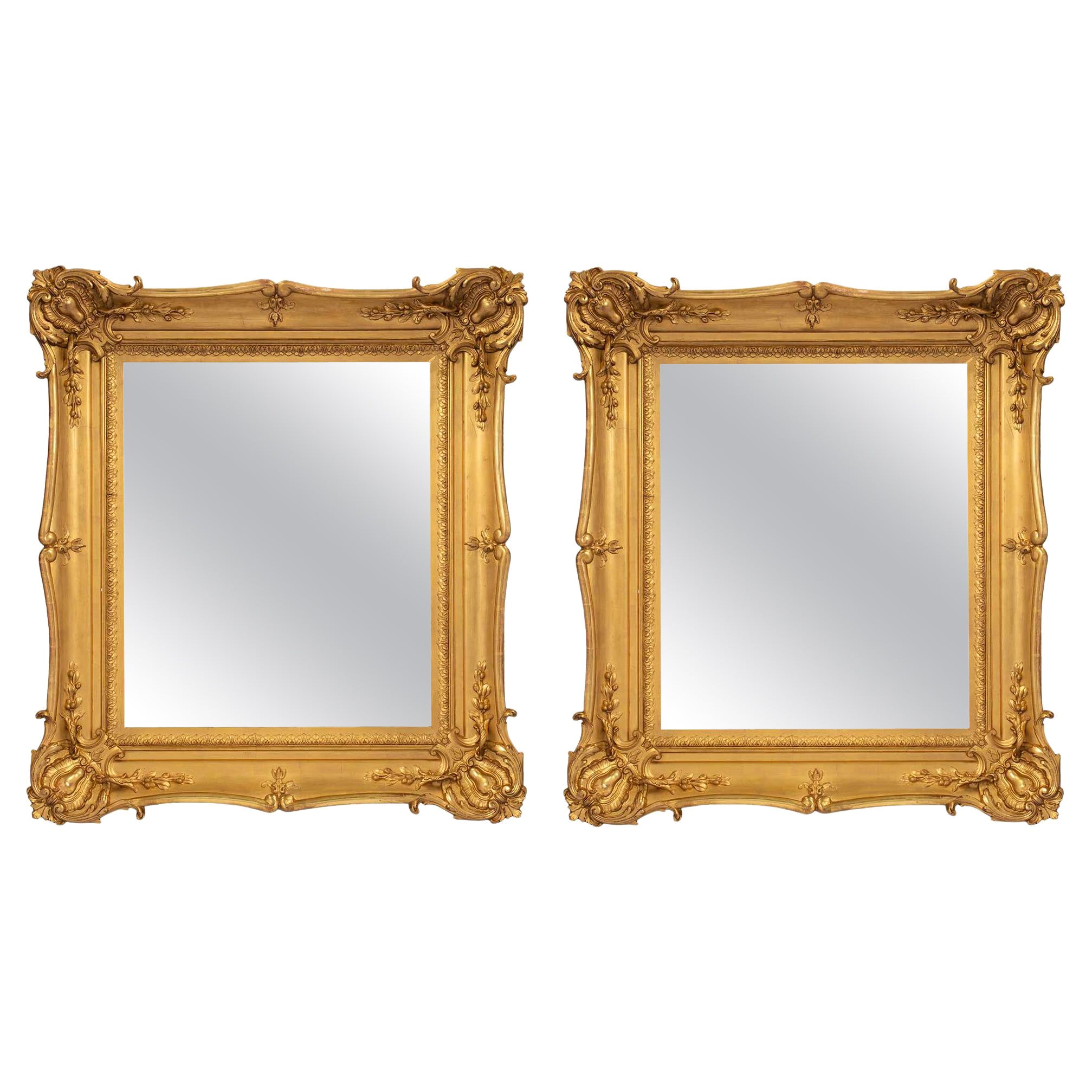 Miroirs français du XIXe siècle de style Louis XV en bois doré en vente