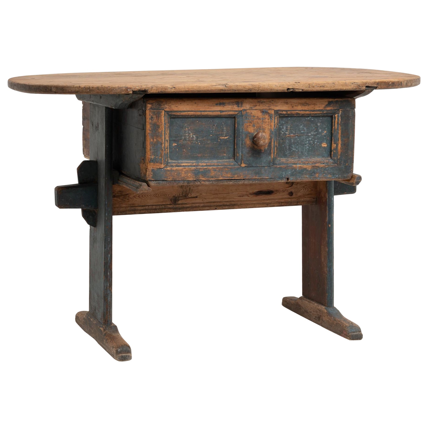 18th Century Swedish Country Folk Art Pine Table  For Sale