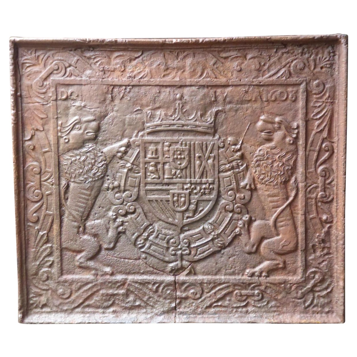 Plaque de cheminée de la Renaissance du 17e siècle « Armoiries de Philip III d'Espagne » en vente