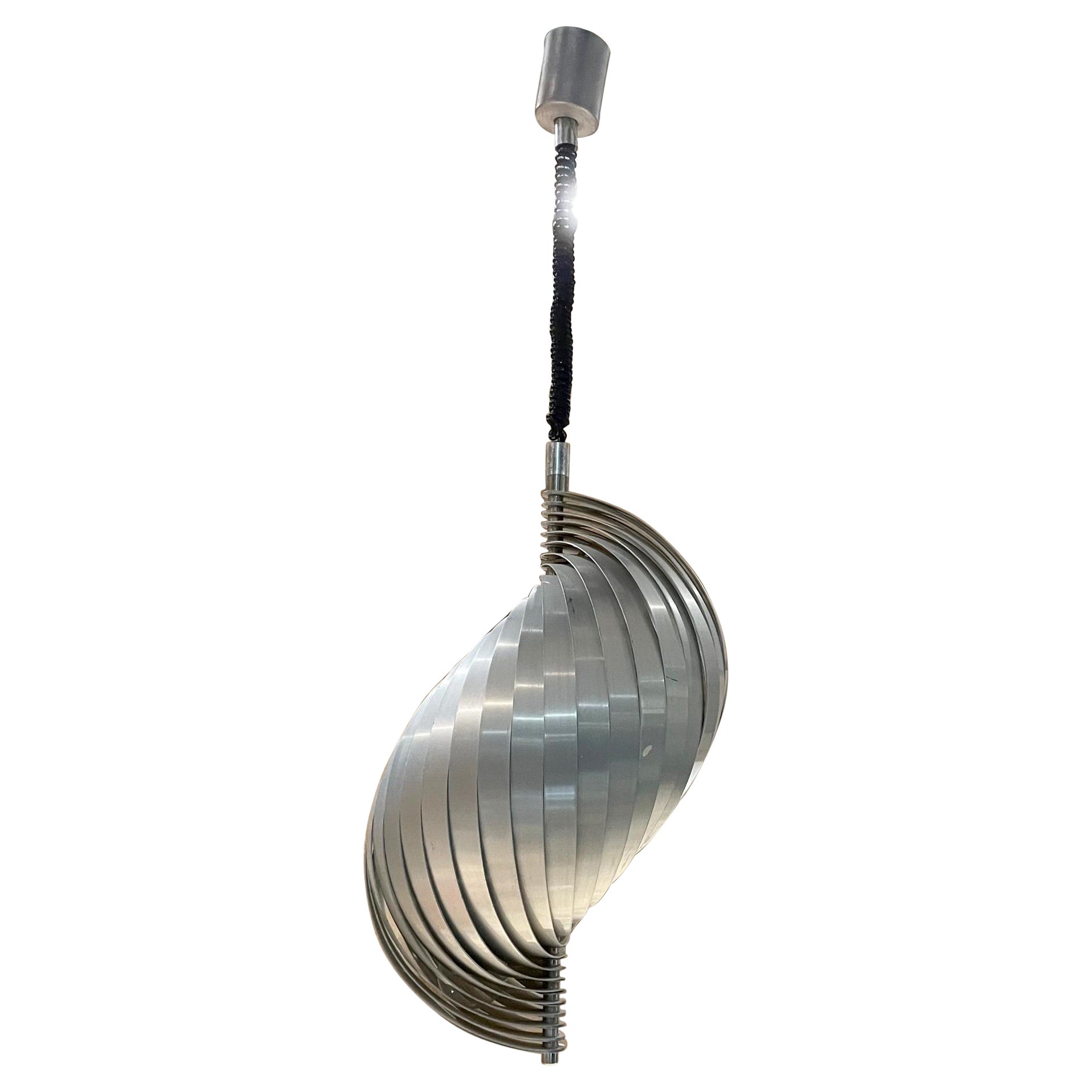 Ceiling pendant lamp
Spiral French twist ceiling lamp pendant light in aluminum by Henri Mathieu, 1970s France
Aluminum Space Age sheets form a sculptural 