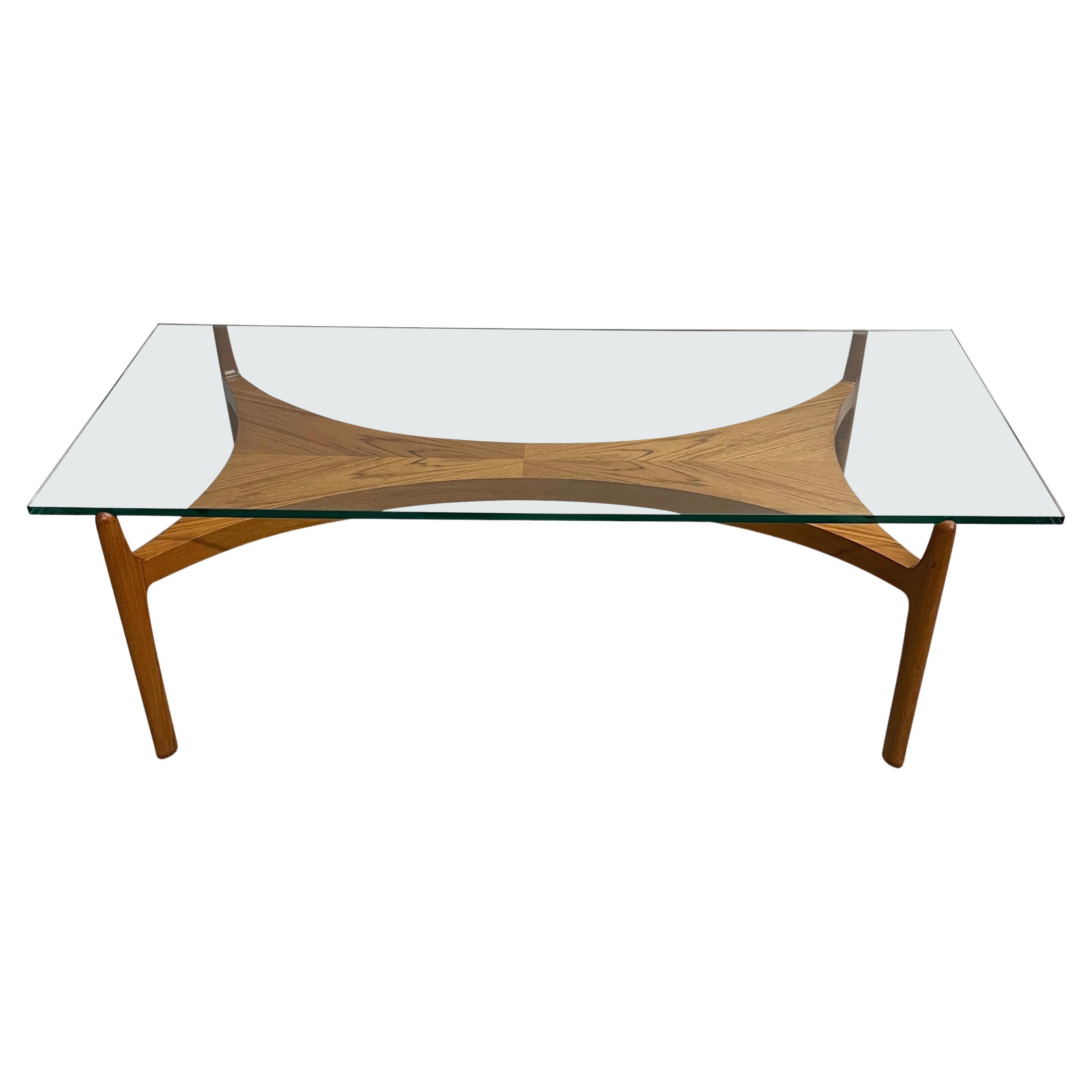 Table basse rectangulaire sculpturale en teck de Sven Ellekaer pour Christian Linneberg