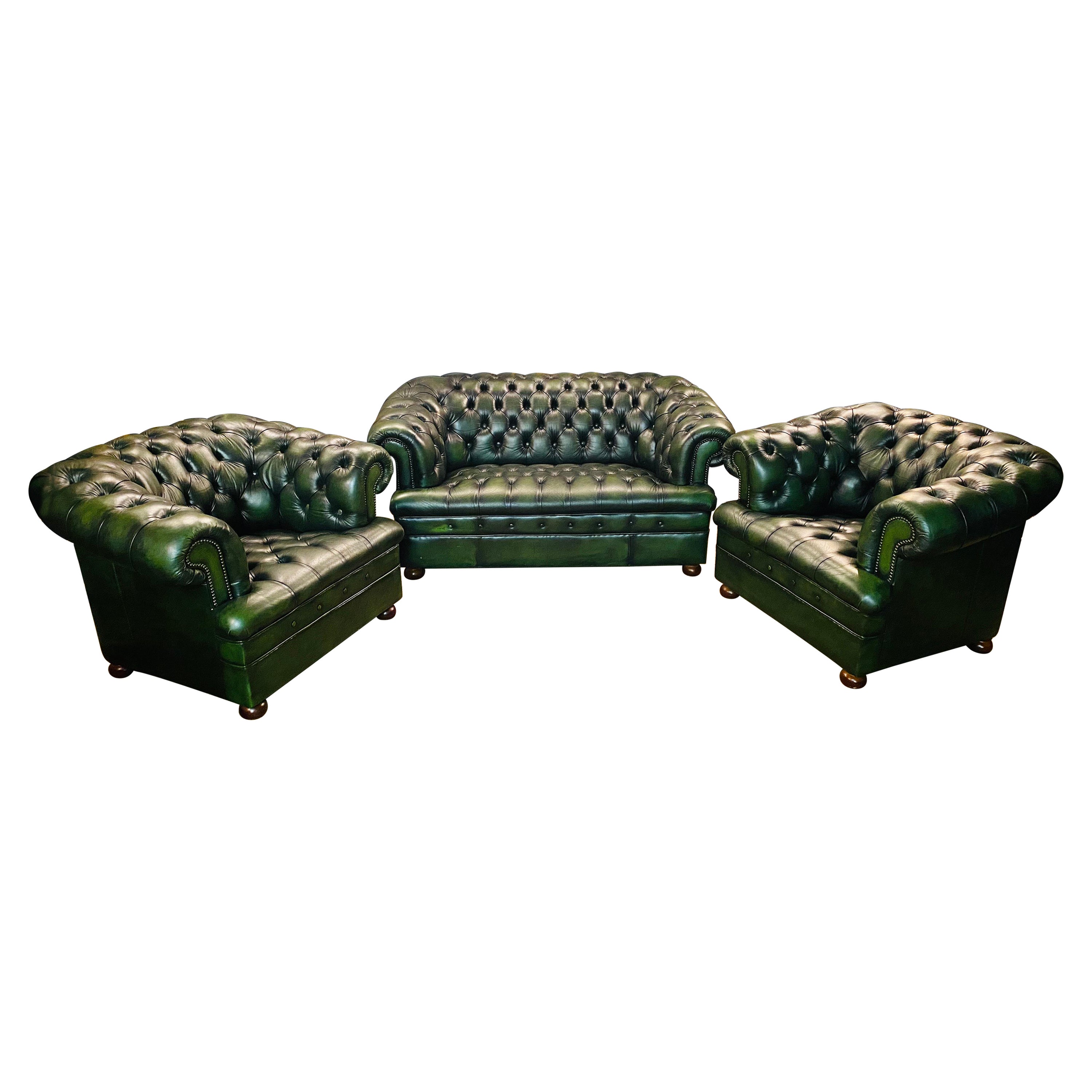 Original Vintage Grünes Leder Chesterfield Set / Club Suite Sessel und Sofa 