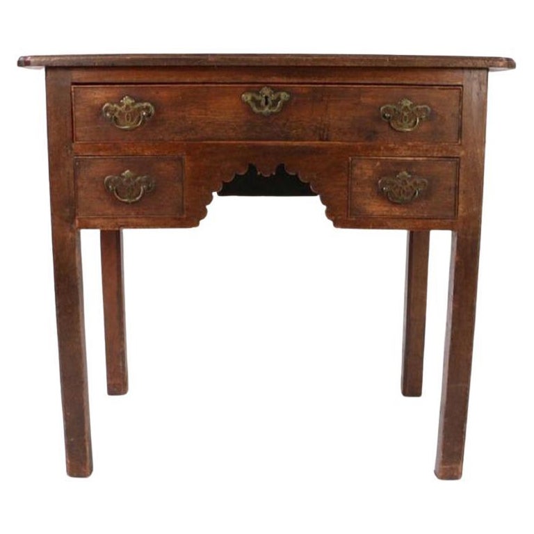 18th Century English Oak Side Table For Sale
