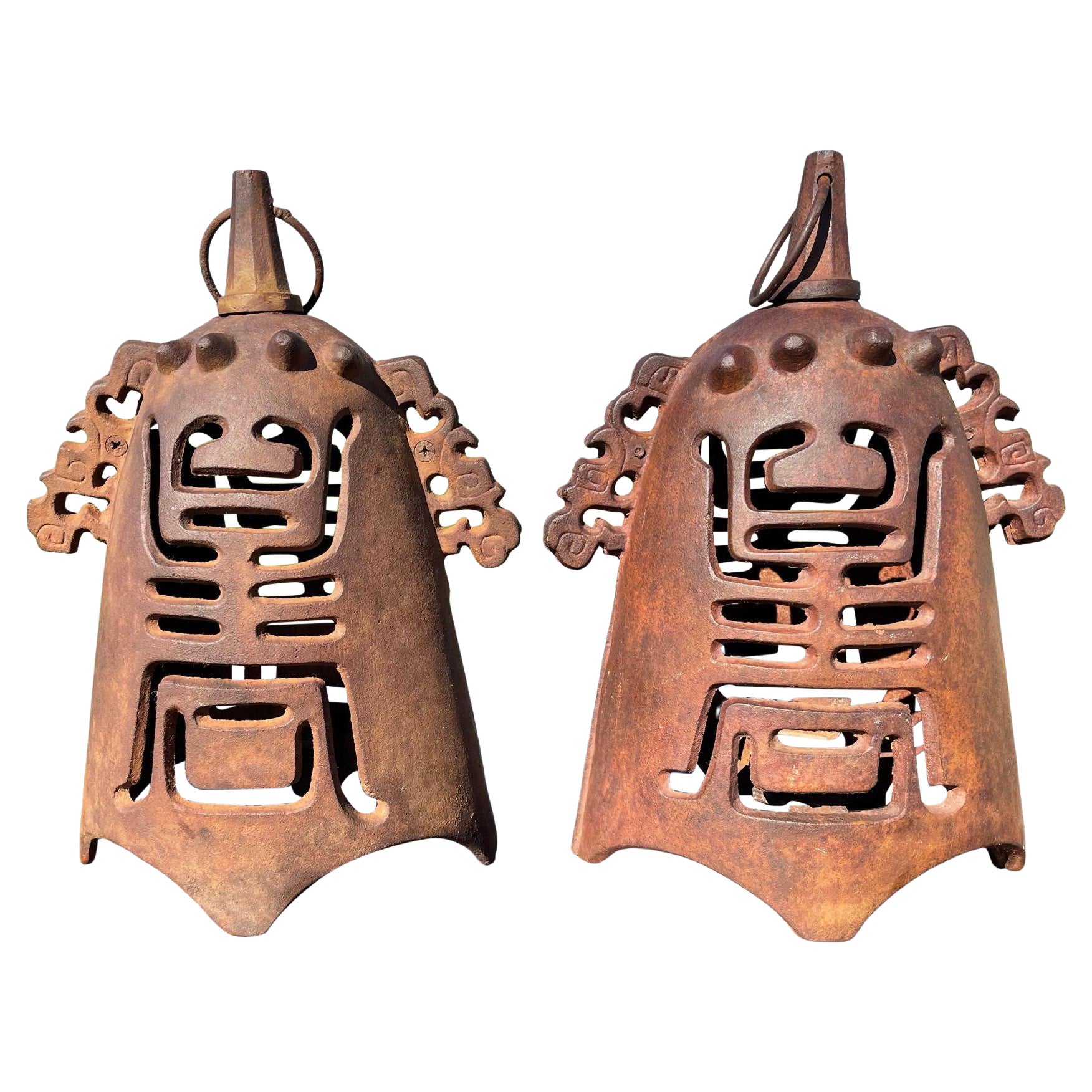 Chinois ancien  Paire de lanternes d'effigie symboliques de la longévité en vente