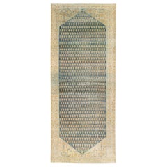 Antiker handgefertigter Oversize-Wollteppich in Malayerblau, handgefertigt