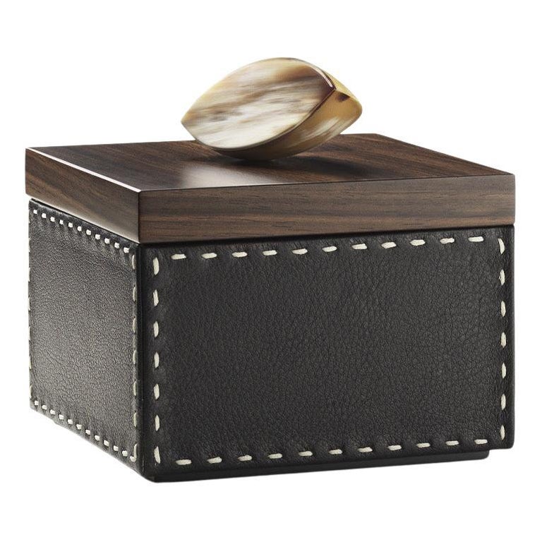 Boîte carrée Capricia en cuir grainé avec poignée en Corno Italiano, Mod. 4475