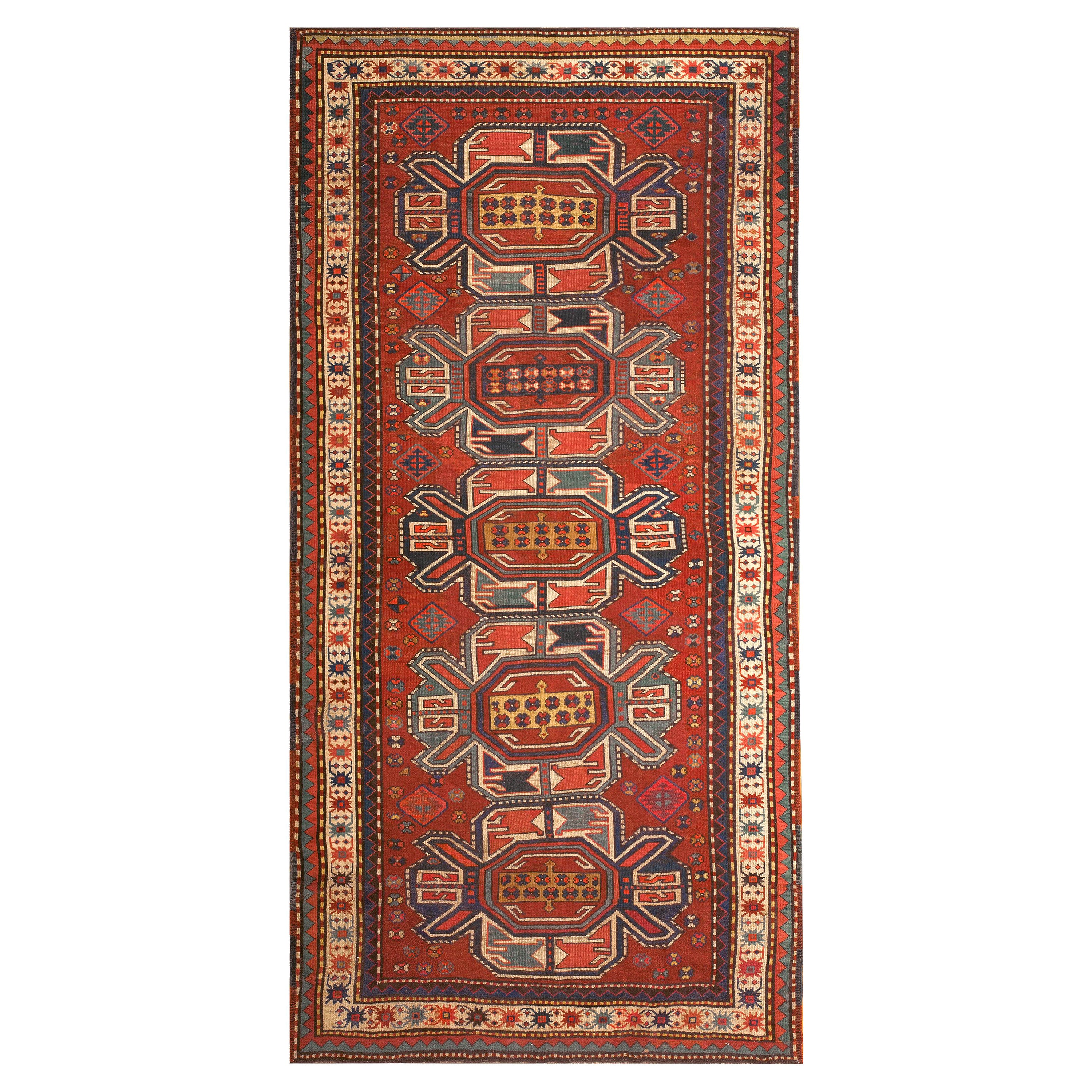 Tapis caucasien - Kazak du début du 20e siècle ( 4' 8'' x 9' 6'' - 142 x 289 cm)