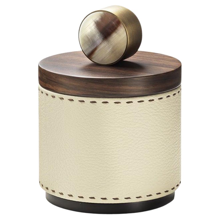 Agneta Round Box in Pebbled leather with Handle in Corno Italiano, Mod. 4480 For Sale