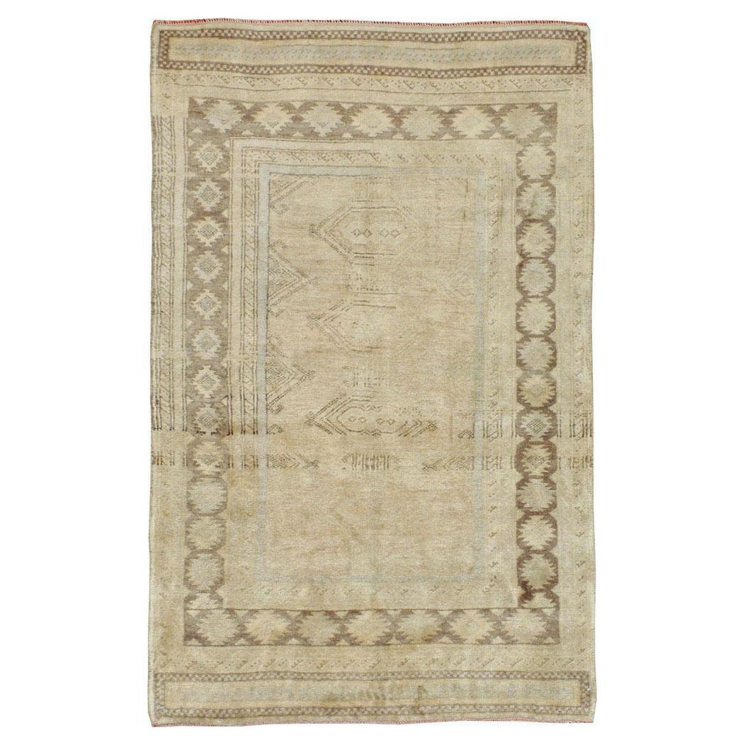 Handgefertigter türkischer Oushak-Teppich aus der Mitte des 20. Jahrhunderts