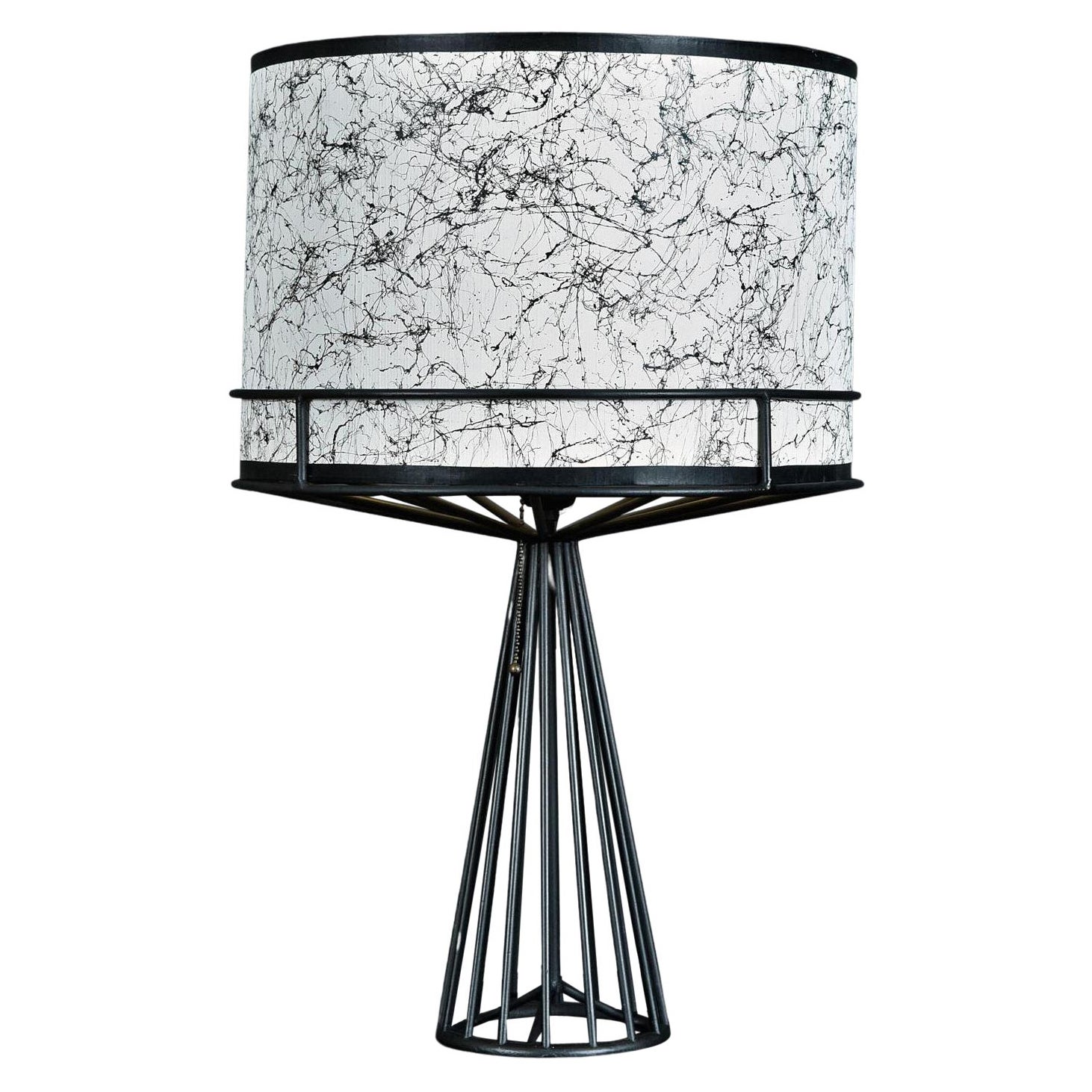 Lampada da tavolo Tony Paul in filo metallico nero con paralume a tamburo