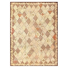 Nazmiyal Collection Antique American Hooked Rug. Size: 8 ft. 9 in x 11 ft. 10 in