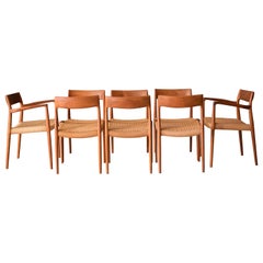 Ensemble de huit chaises de salle à manger danoises en cordon de papier et teck Niels O. Møller 57 & 77