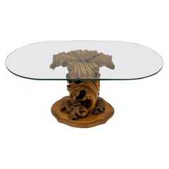 Table basse italienne moderne du milieu du siècle dernier à base en bois sculpté avec grandes boucles et feuilles