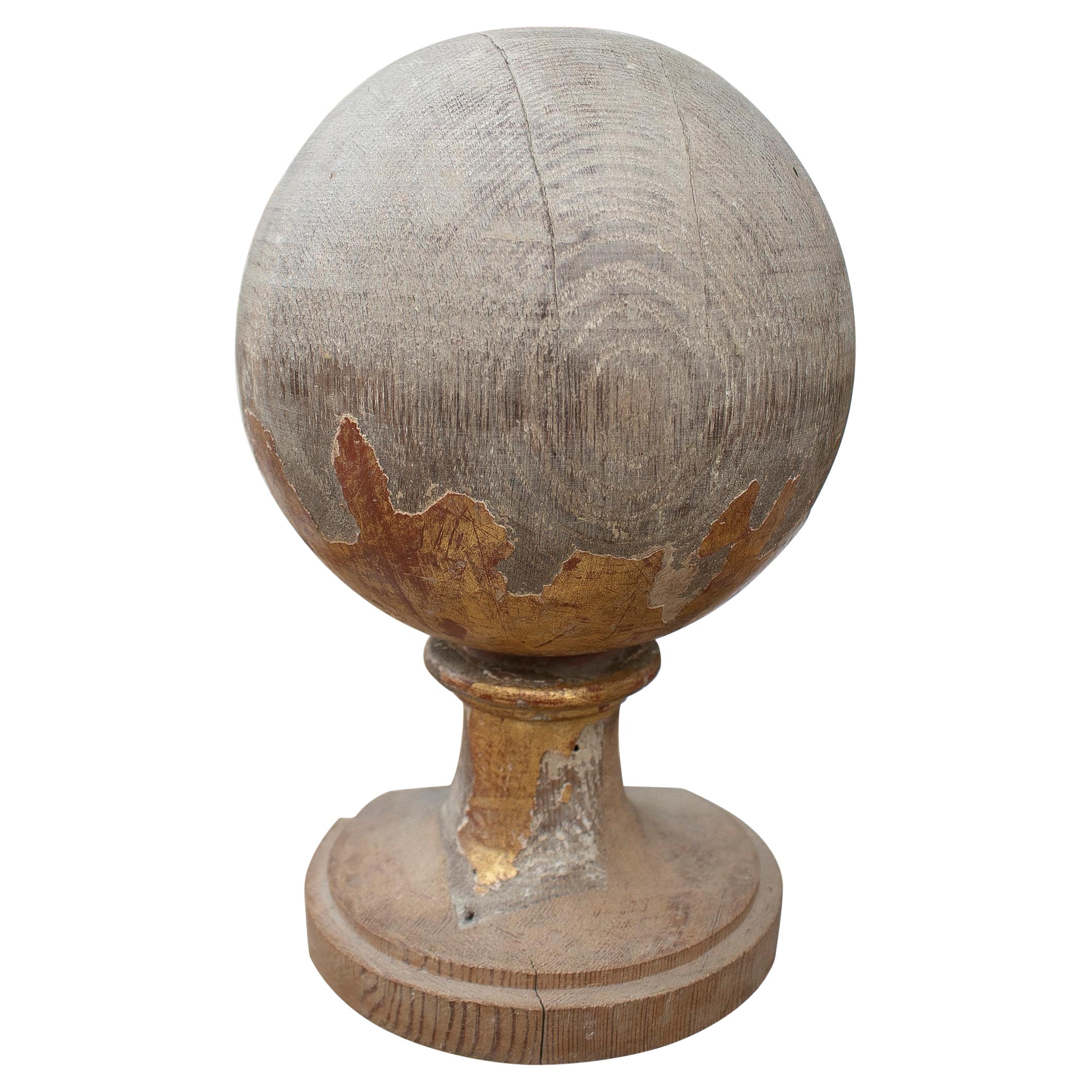 18th Century Decorative Ball Finial with Traces of Polychromy For Sale