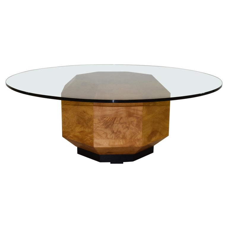 Table basse Queen Anne en ronce de noyer et bois de cerisier de Baker Furniture En vente sur