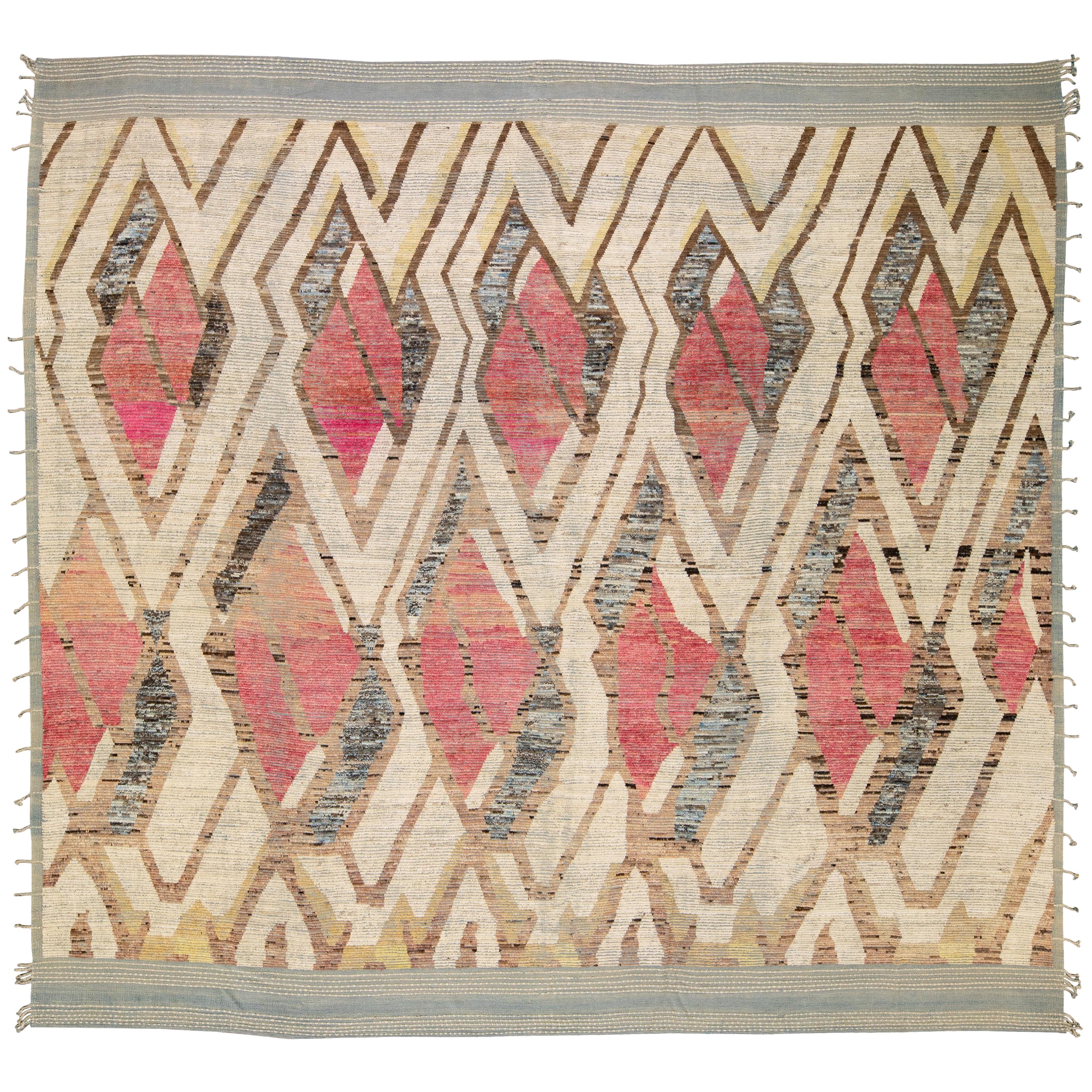 Tapis carré Boho moderne en laine beige géométrique de style marocain, fait à la main et surdimensionné
