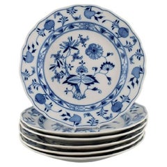 Six assiettes plates anciennes Meissen à oignon bleu en porcelaine peinte à la main