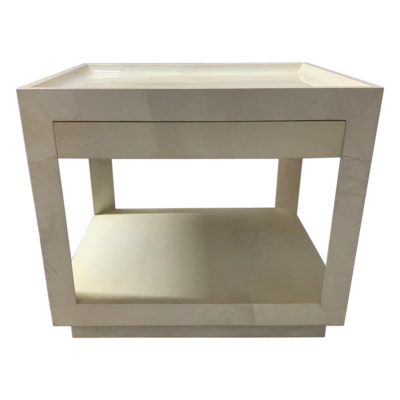 Table d'appoint en parchemin de peau de chèvre dans le style de Karl Springer en vente