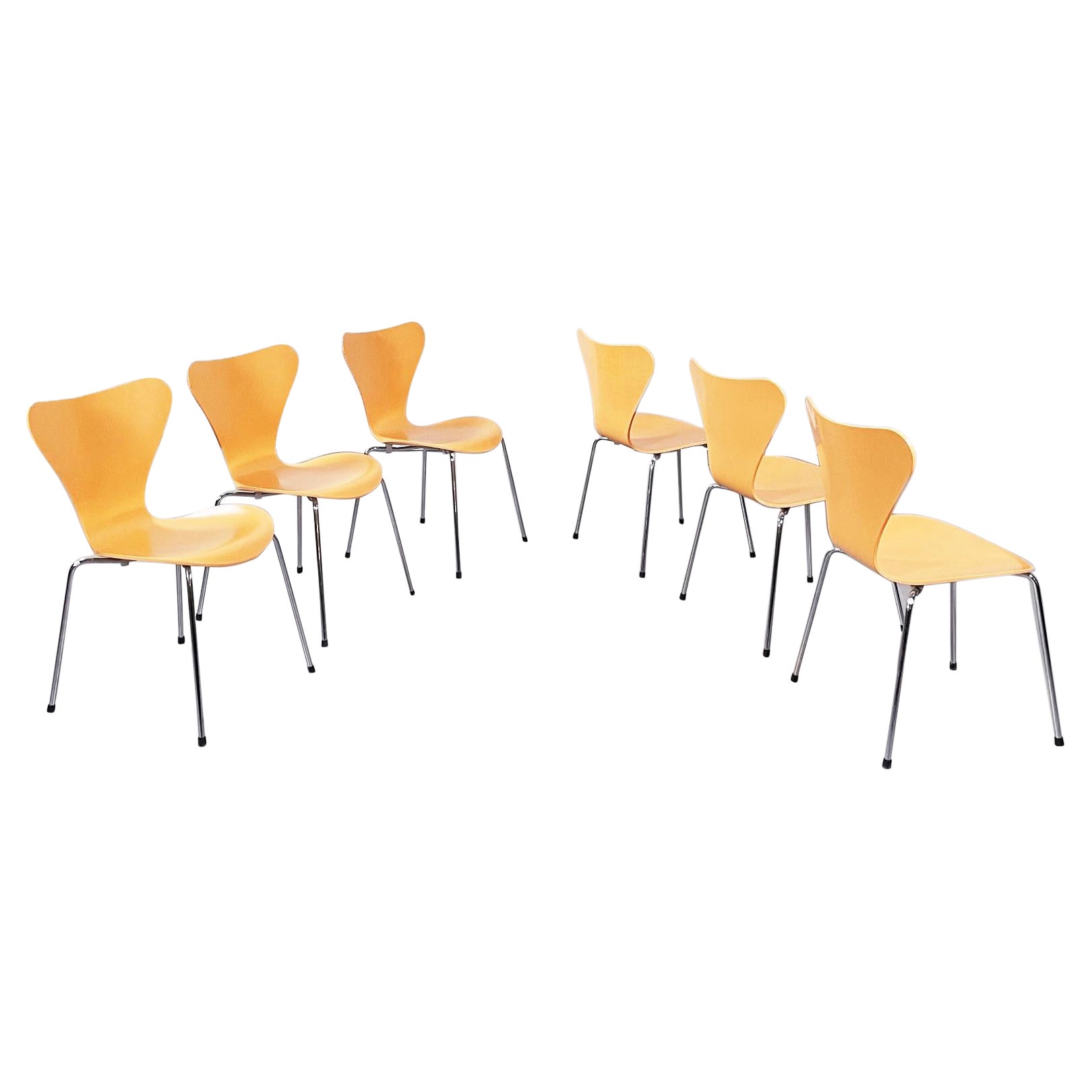 Italian Mid-century Orange wood Chairs Serie 7 by Jacobsen for Fritz Hansen, 1999 For Sale
