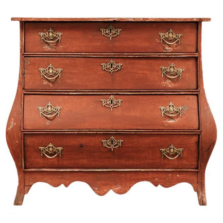 French 19th Century Chest of Drawers For Sale