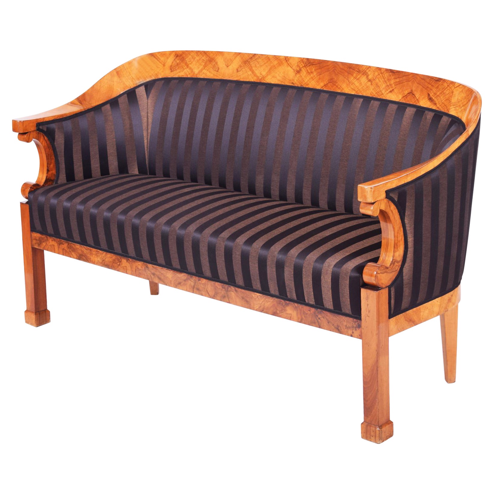 Early 19th Century Biedermeier Walnut Sofa from Germany For Sale at 1stDibs
