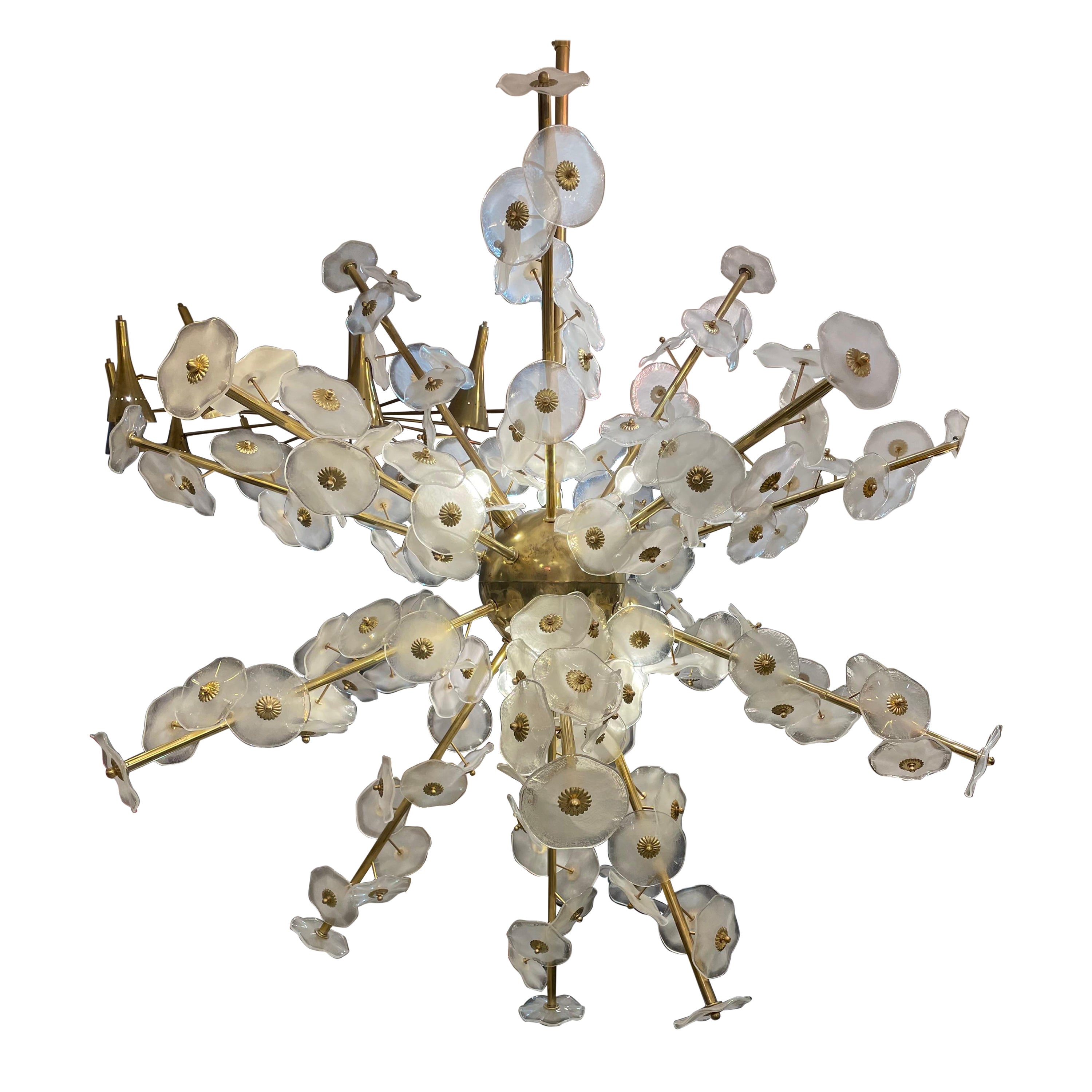 Italian Chandelier in Murano Glass Decorated with White Flowers