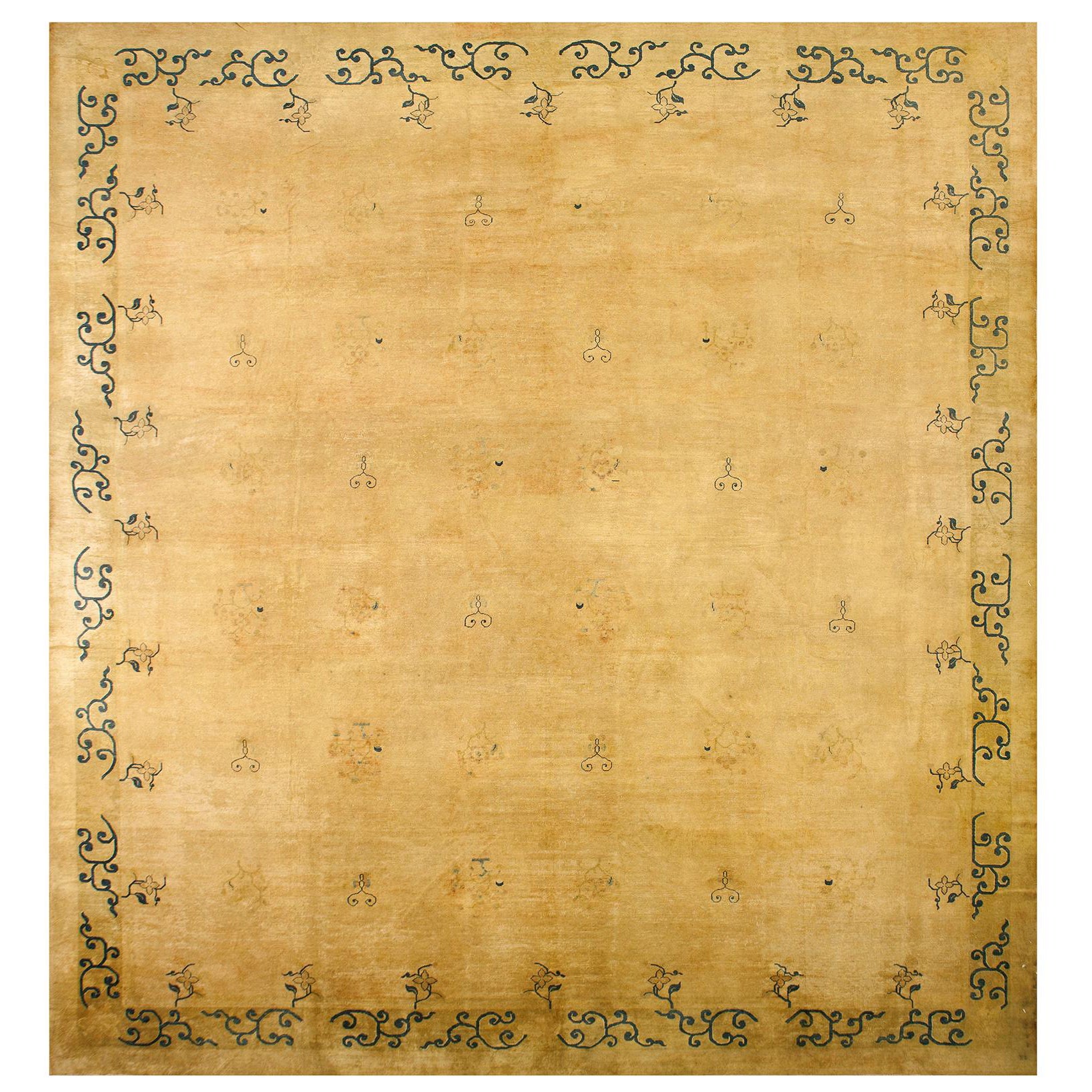 Tapis mongol chinois ancien de 16' 10'' x 17' 10'' en vente