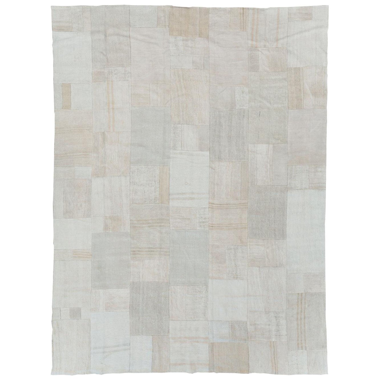 White & Beige Contemporary Handmade Turkish Flatweave Kilim Room Size Carpet For Sale