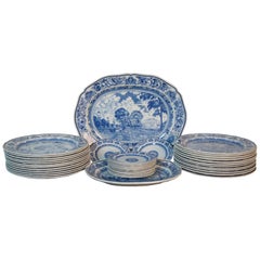 38 pièces d'ancien plat à dîner en porcelaine bleu Wedgwood de l'université de Yale Colllege 