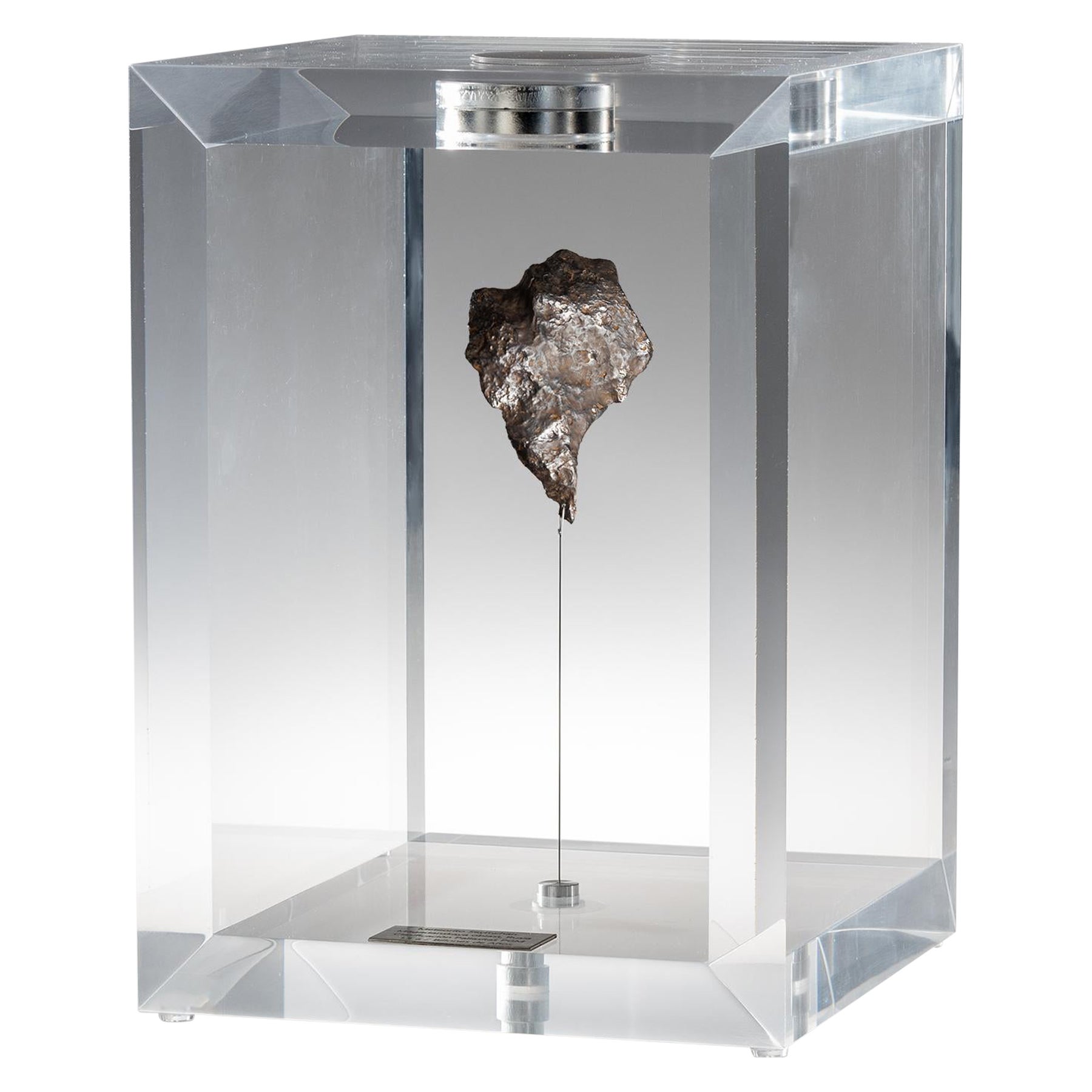 Boîte d'origine, boîte spatiale, météorite de Chinge dans une boîte en acrylique