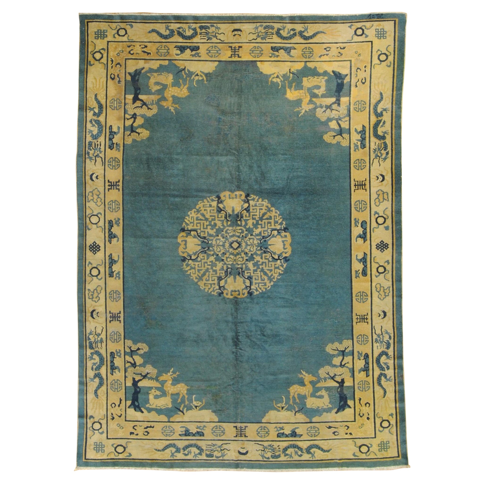 Tapis pékinois bleu du 19ème siècle avec cerfs et dragons de longévité, vers 1870 en vente