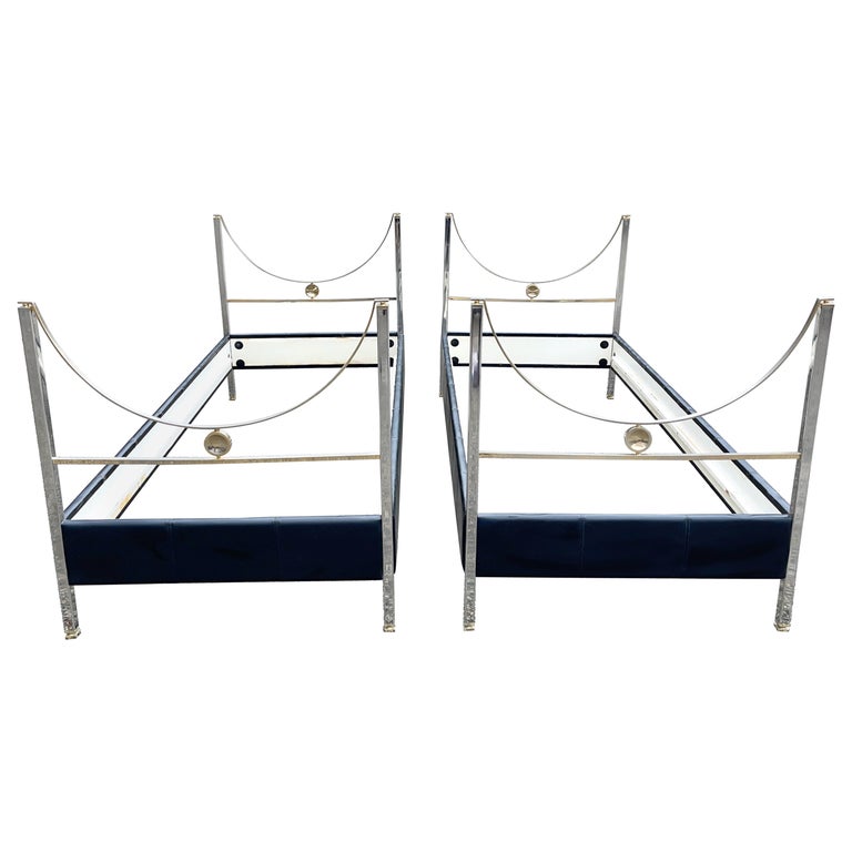 Pair of "D90" Beds by Carlo de Carli for Sormani For Sale
