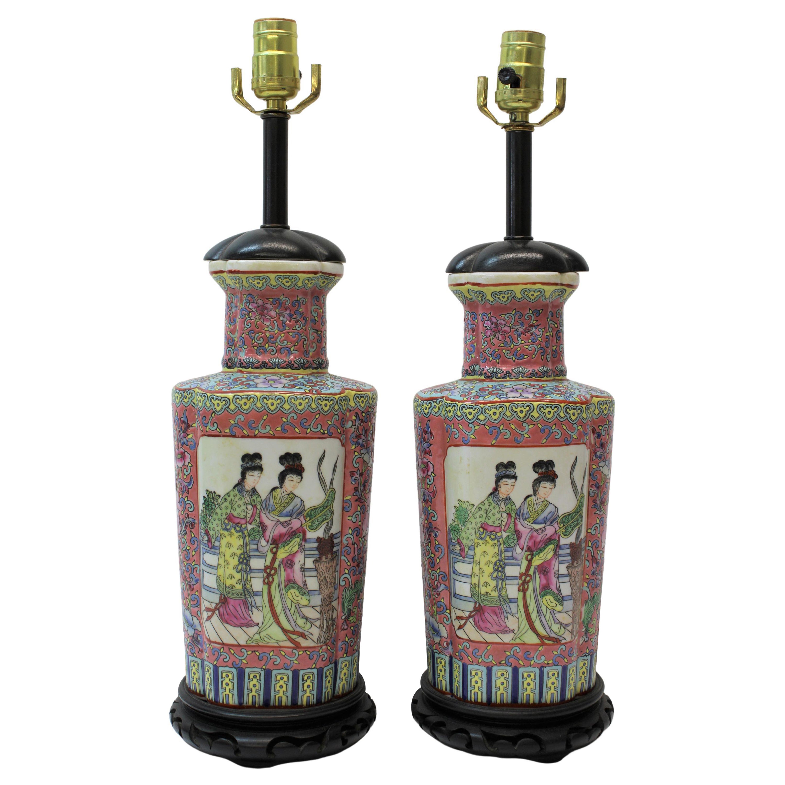 Lampes en céramique non émaillée à motifs asiatiques